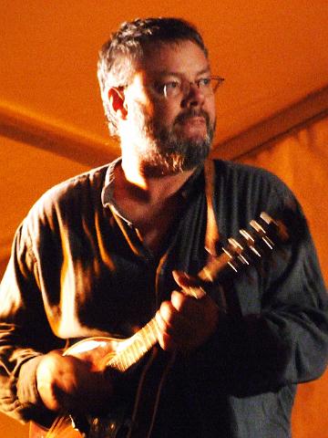 Chris Baynes playing with Deadicace.jpg